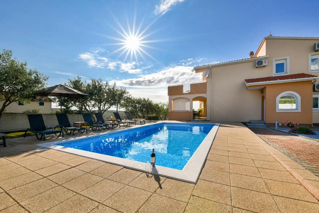 Villa Andrea With Private Heathed Pool Debeljak Croatia