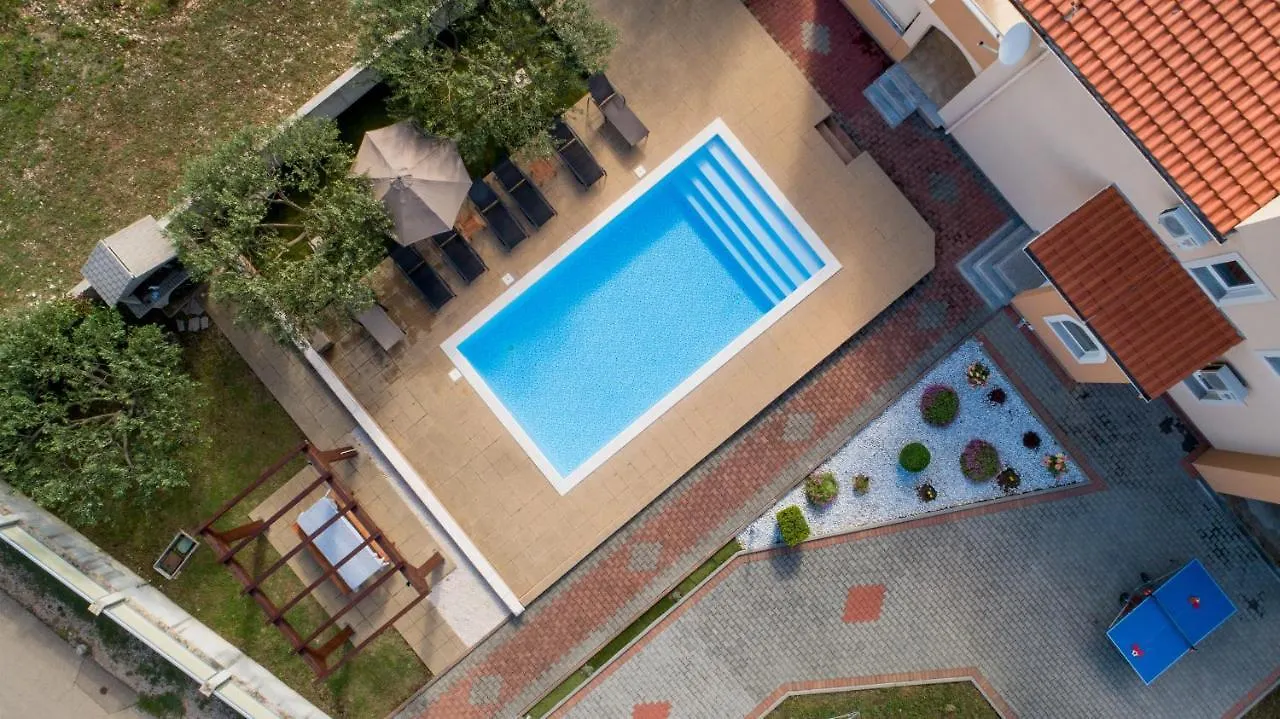 Villa Andrea With Private Heathed Pool Debeljak